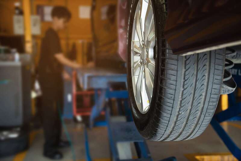 تعمیرگاه خودروهای کمک دار ژاپن تکنیک موتورز در تهران
